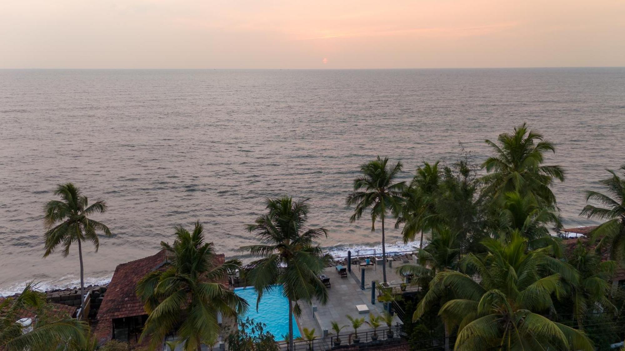 36 Palms Boutique Retreat Hotel Cherai Beach Exterior photo