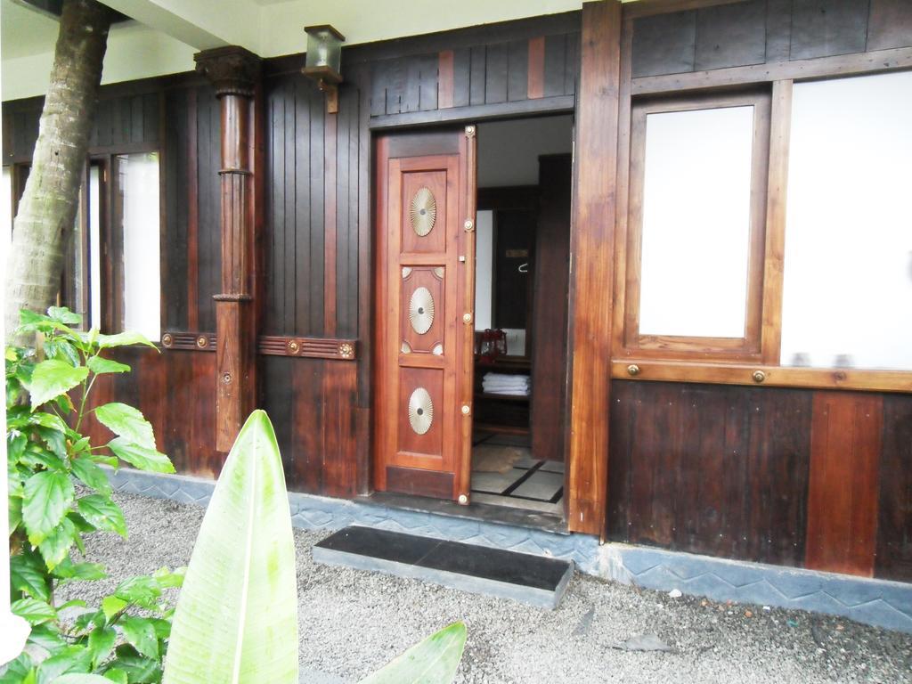 36 Palms Boutique Retreat Hotel Cherai Beach Exterior photo